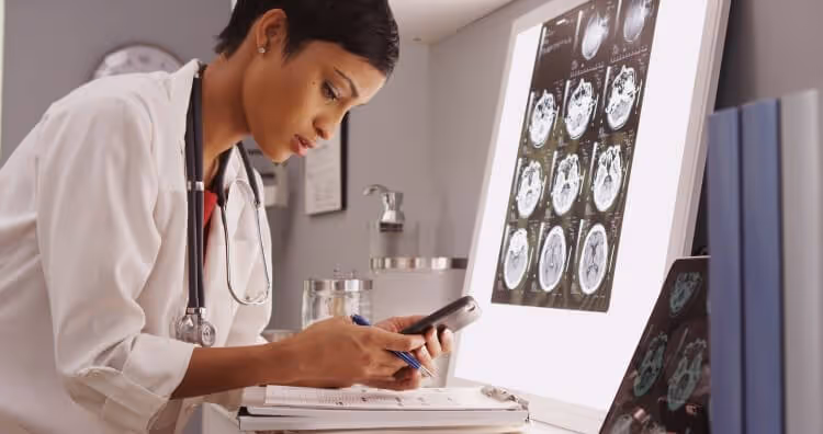 8 Reasons Why Physicians are Adopting HIPAA-Compliant Secure Texting