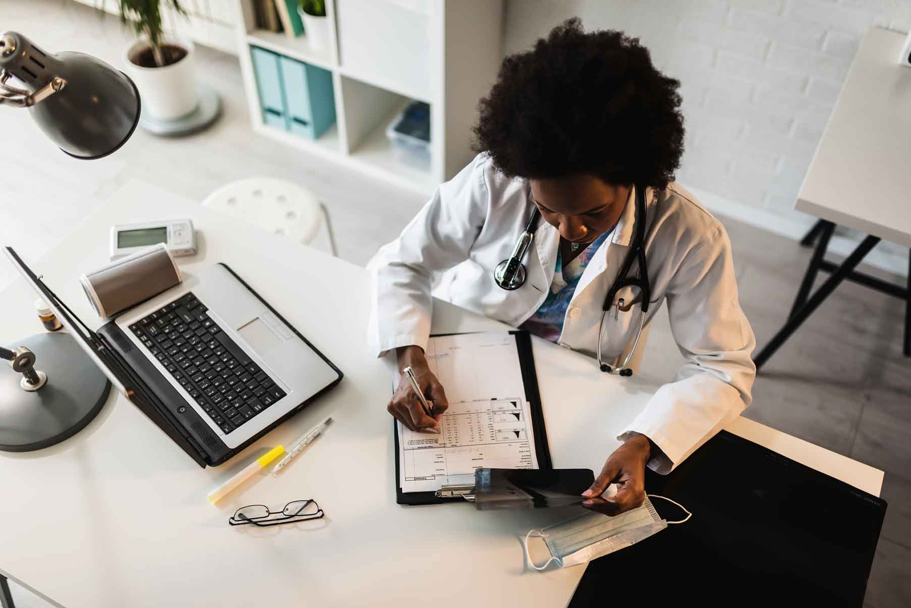 5 Administrative Tasks Healthcare Leaders Can Streamline with Automation
