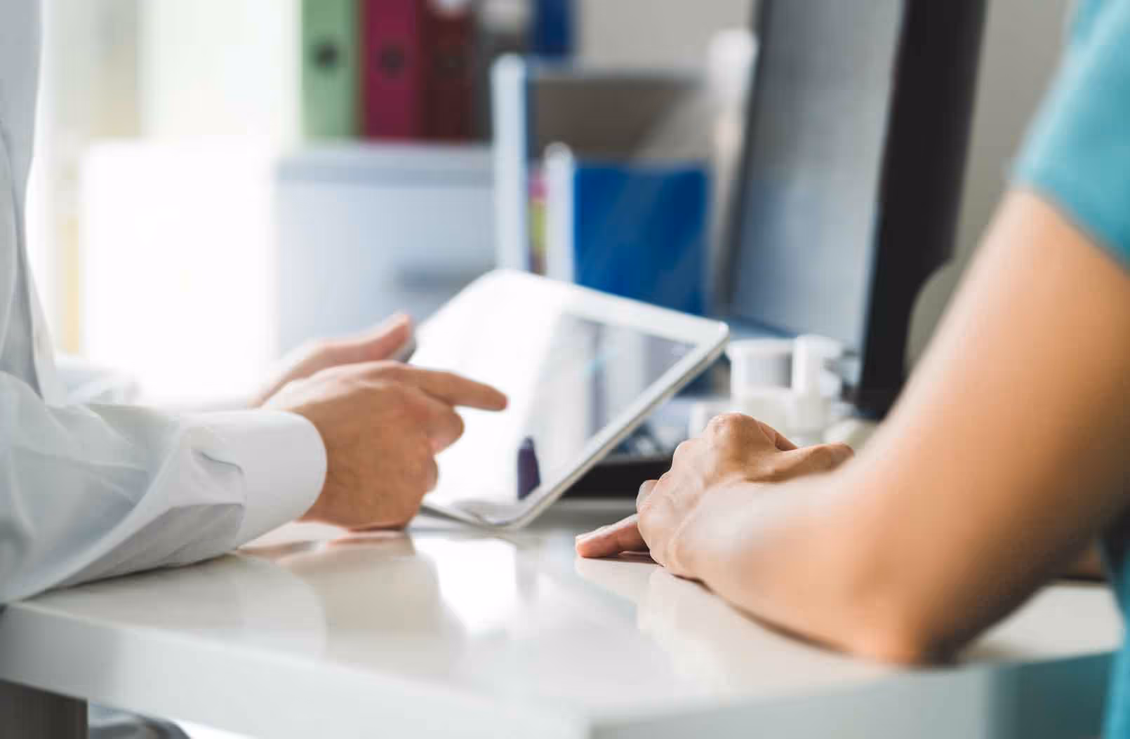 Understanding the Top Challenges of Specialty Pharmacy Services