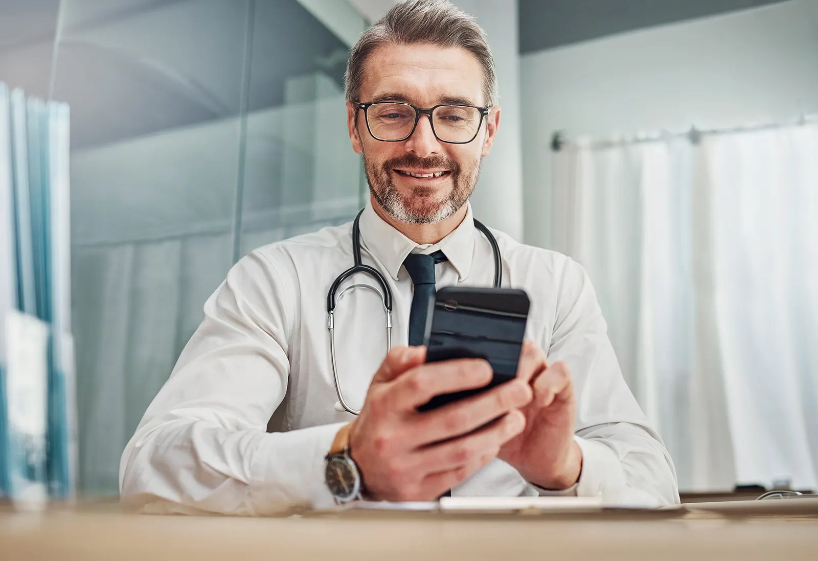 Improve the Patient Experience with Secure Texting